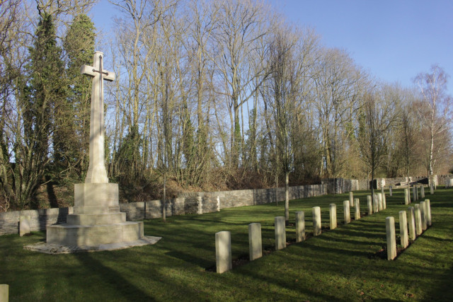 Printemps des cimetières : Ecoust Military Cemetery d